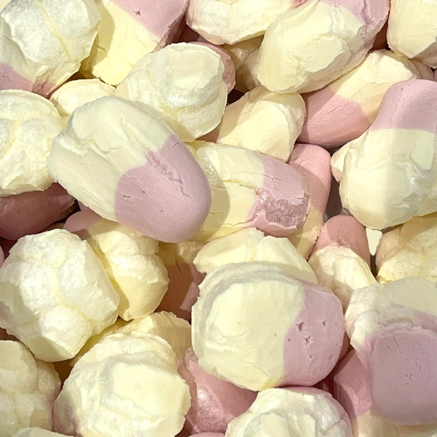 Freeze Dried Rhubarb & Custard Flavour Gummies (made with Drumstick Squashies)
